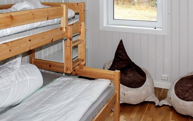 16 Person Holiday Home in Færvik