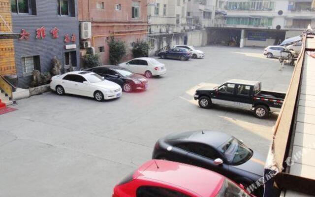 Meishan Fu Traders Hotel four