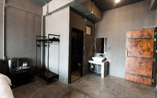 Rider Bedroom Hostel & Cafe