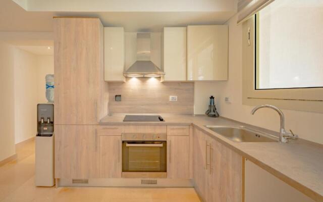 Seaview 3 BR with Beach & Pool access BBQ in Mangroovy