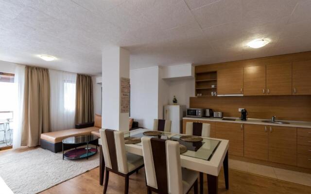 Modern & Cozy 2BD Apartment with Mountain View