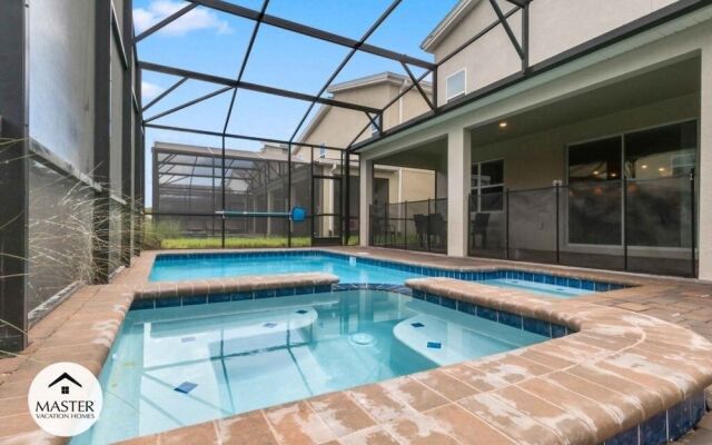 9 Bedrooms S / Storey Lake Home by RedAwning