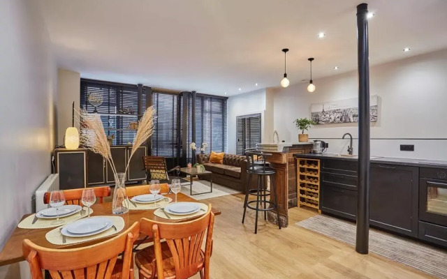 Apartment in the Center of Paris by Studioprestige