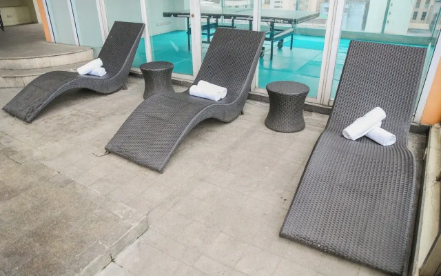 Pacific Bay Grand Suites