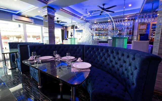 The Globe Hotel Bar and Restaurant