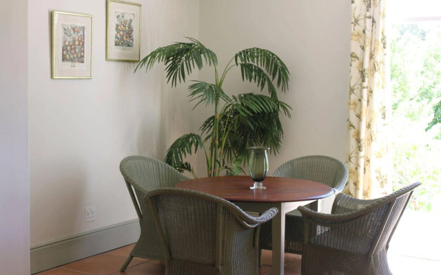 Mountain Manor Guest House & Executive Suites