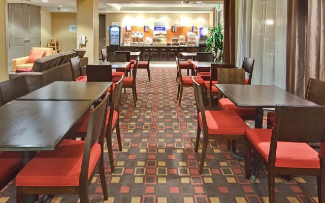 Holiday Inn Express Banning