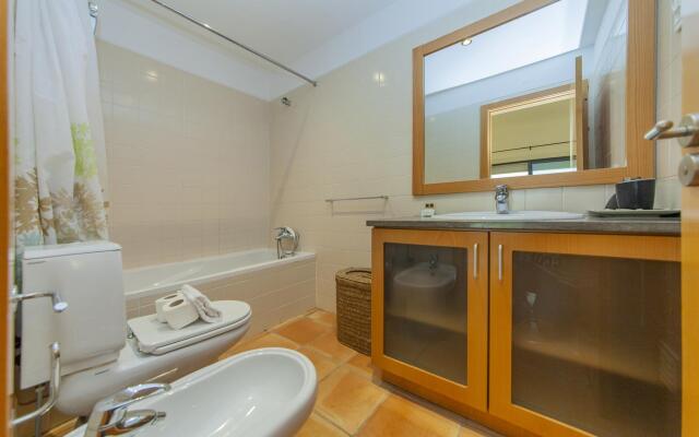 B39 - Marina Hill Apartment