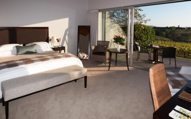 Takatu Lodge and Vineyard – Guest Rooms – Matakana