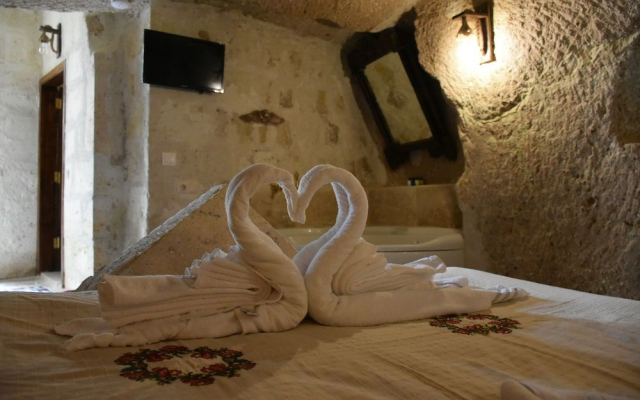 Glamada Cave Suites