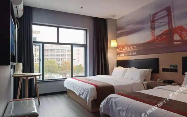 Shankee Hotel (Wuhan Lianhuhu Avenue)