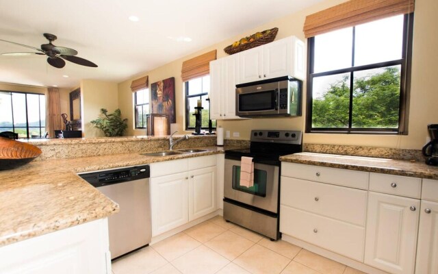 Classy artsy ocean-view unit near pool at Pacifico in Coco sleeps 6