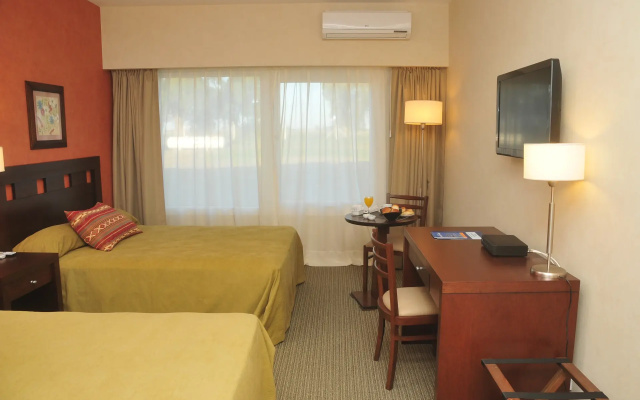 Howard Johnson Trenque Lauquen