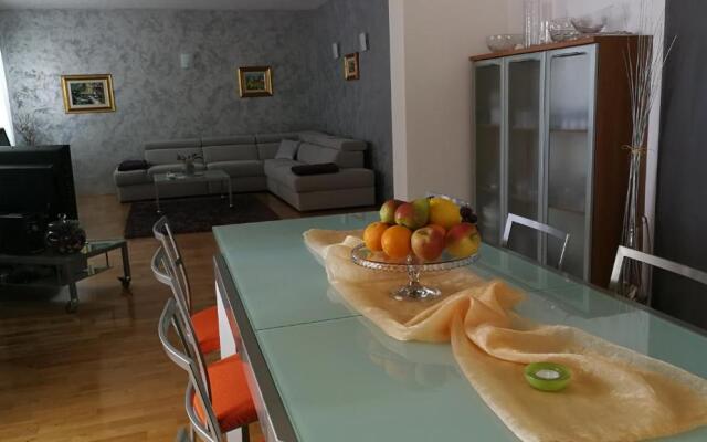 Apartment Infinity Blue