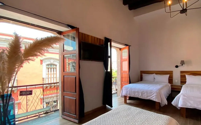 Placio de las Rosas Hotel