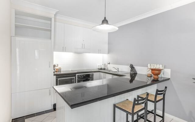 Poolside Apt In Alamanda Beachfront Resort 55