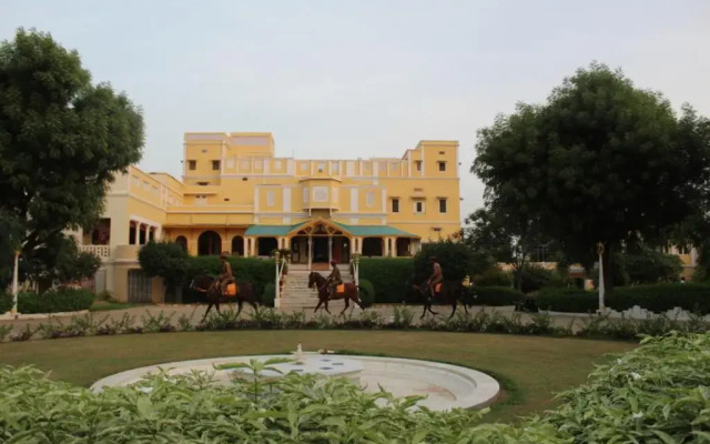 Roop Niwas Kothi, Near Mandawa