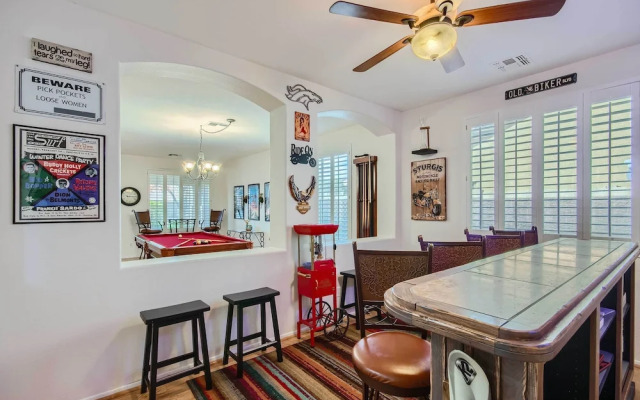 Heated Pool, Gas Grill & Yard: Phoenix Retreat!