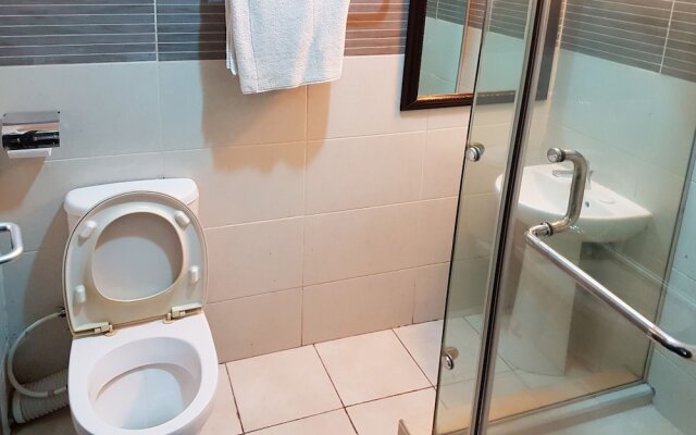 Axor Hotel &Suites