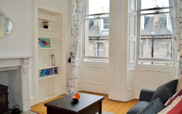 Cosy Home In Edinburgh