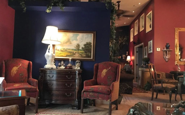 Don's Elegante Bed & Breakfast