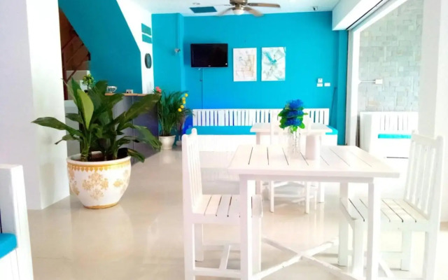 Baan Oui Phuket Guest House