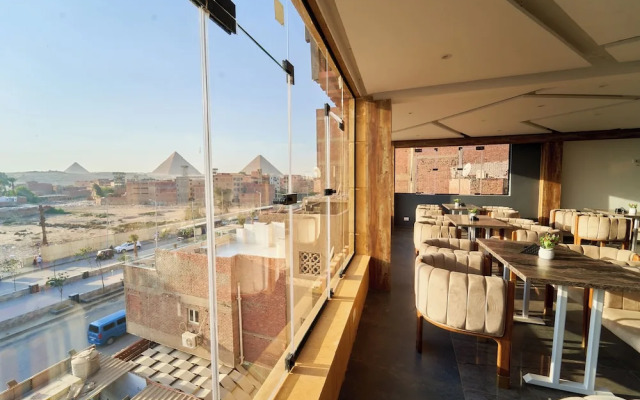 Crown Pyramids View Hotel