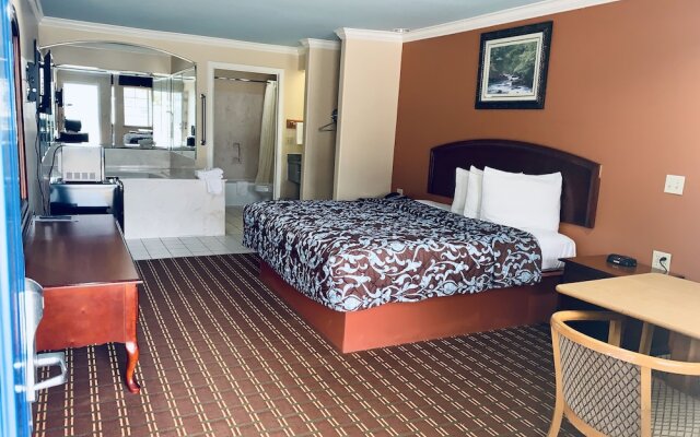 Luxury Inn & Suites Liberty