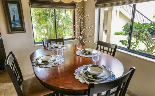 Estero Yacht & Racquet 310