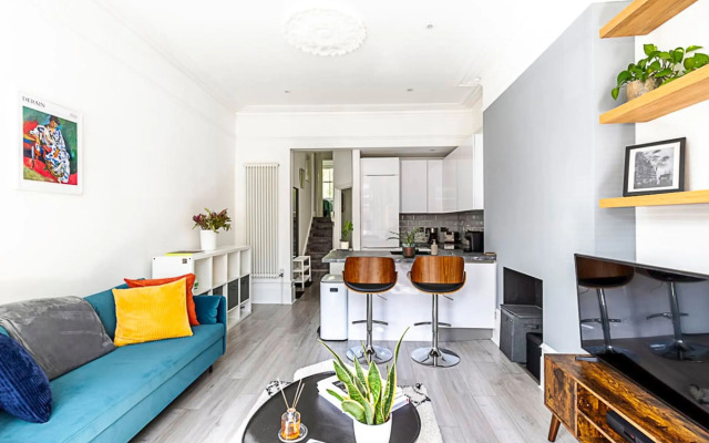 Stylish Hideaway Flat at Milton Park Highgate