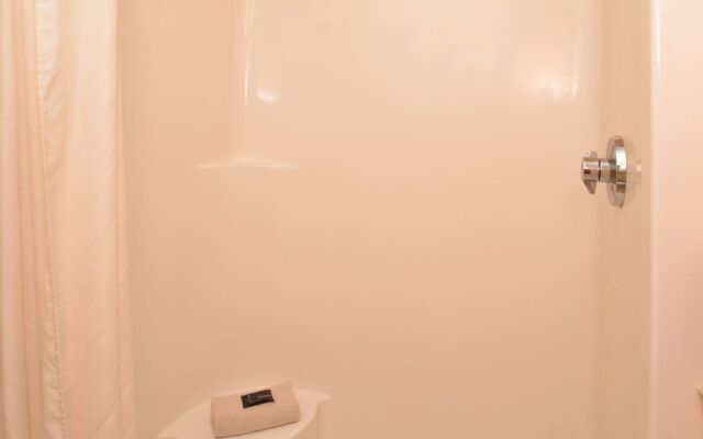 Country Hearth Inn & Suites Edwardsville St. Louis