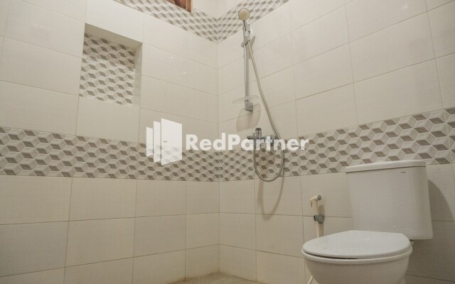 Guest House B Fren Syariah Near JIH Yogyakarta RedPartner