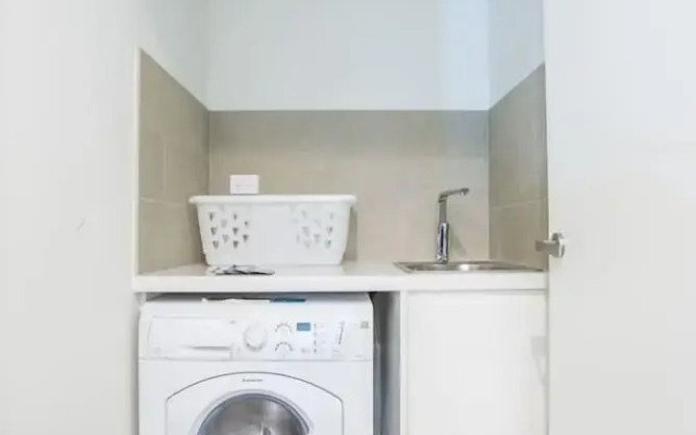 2bed1bath High-end APT at Olympic Parkviews+p