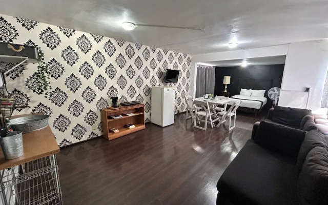 Singular Polanco Goldsmith