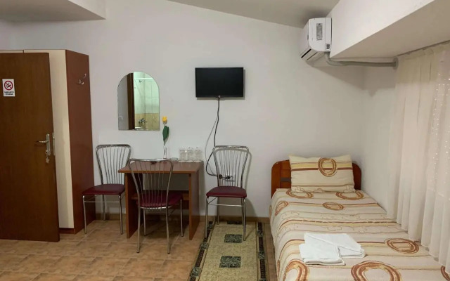 Royal L Hotel