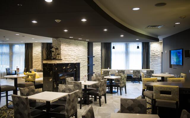 Holiday Inn Express & Suites Madison Central by IHG