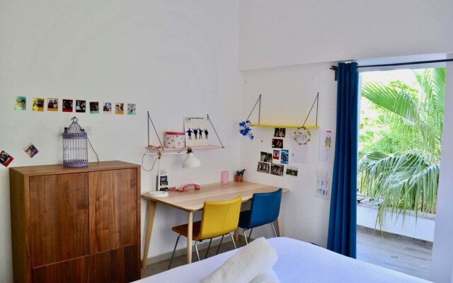 5Min from Gordon Beach Design for 6 TL10