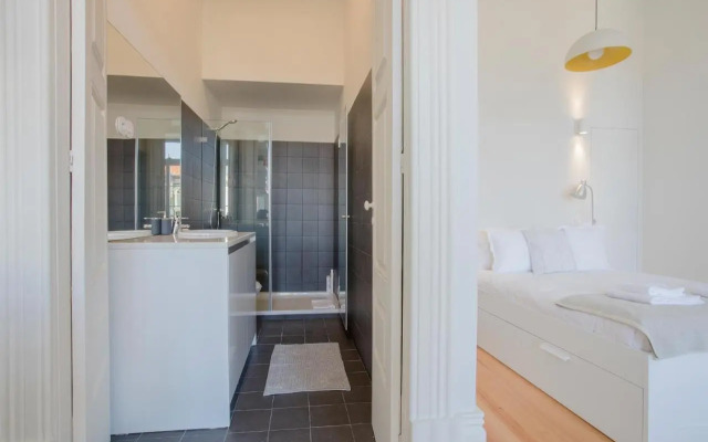 Liiiving - Downtown Spacious Studio