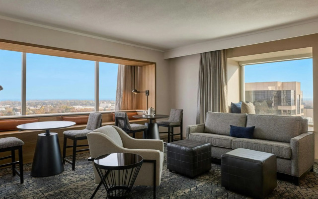 Sheraton Grand Sacramento Hotel
