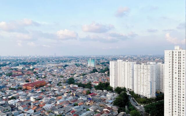 Best Strategic And Homey 2Br At Bassura City Apartment