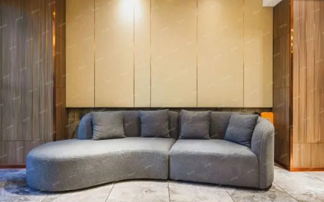 Yimi Apartment (Guangzhou 13 Hangyi De Road Subway Station)
