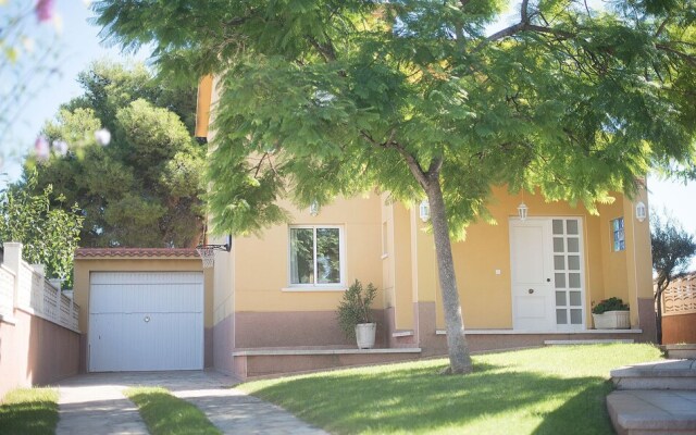 House Oliva 2 Km From The Beach (R76)