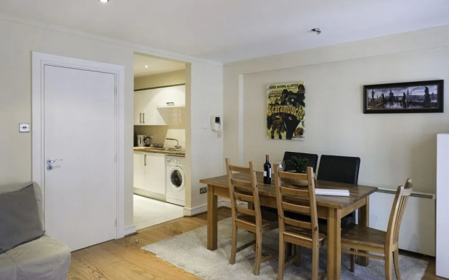 MetroStays - Temple Bar 16