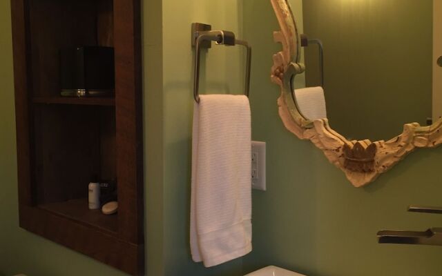 Judson Heath Colonial Inn