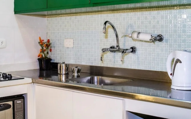 5min da Praia do Leblon - AP204