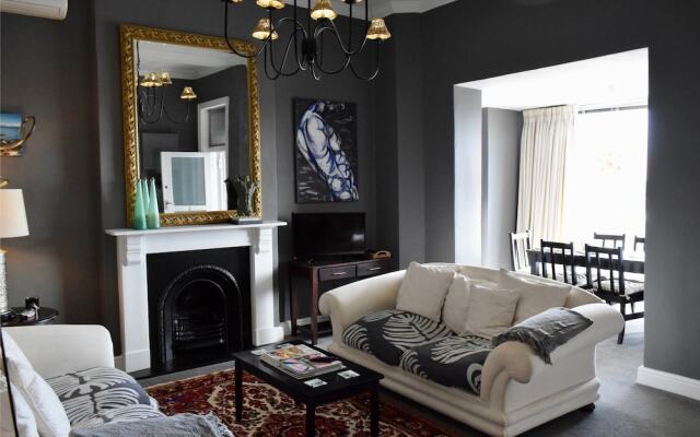 Westwood Apartment in Sea Point