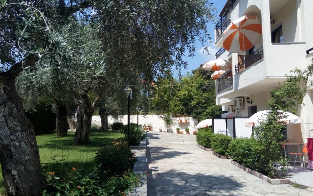 Estrella Delmar Studio