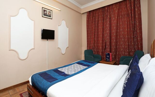 OYO 9900 Hotel Pioneer Plaza