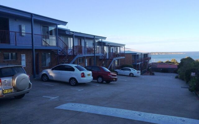 Heritage House Motel & Units