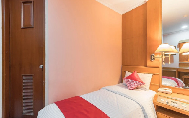 OYO 671 Hotel Capitol